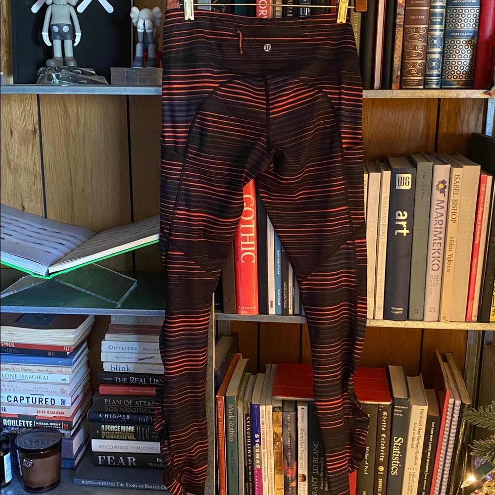 Lululemon Running Walking Speed Tight IV, size 6 - Picture 5 of 10